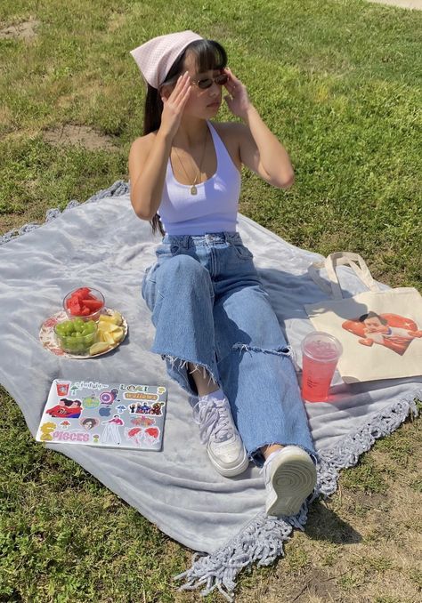 Picnic Inspiration Outfit, Summer Picnic Outfit Aesthetic, Picnic Spring Outfit, Picnic Fits Aesthetic, Comfy Picnic Outfit, Cute Summer Picnic Outfits, Picnic Casual Outfits, Picnic Summer Outfit, Picnic Outfit Spring Casual