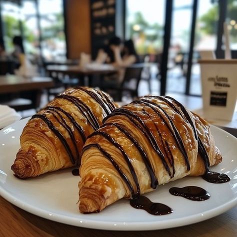 Chocolate Croissant Aesthetic, Nutella Croissant, Chocolate Croissant, Breakfast Foods, Authentic Recipes, 1 Egg, Puff Pastry, Powdered Sugar, Nutella