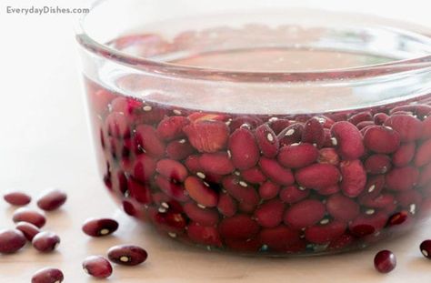 How to quick soak beans VIDEO - Everyday Dishes & DIY Quick Soak Beans, Soak Beans, Small Red Beans, Cook Beans, Airfryer Recipe, How To Soak Beans, Dried Black Beans, Diy Dish, How To Cook Beans