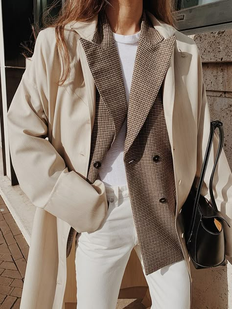 Fall Layers Oversized Coat and Plaid Blazer #fallstyle #fallootd #blazer Fall Fashion Coats, Millennials Fashion, Fall Layers, Looks Street Style, Mode Inspo, 가을 패션, Edgy Outfits, Fashion 2020, Looks Style