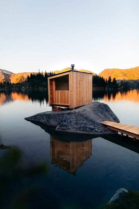 Whitecap Alpine's wooden sauna on a rock in a alpine lake in British Columbia. Cabin Chronicles, Big Sheds, Alpine Lodge, Lake Hotel, Snowboarding Trip, Sauna Design, Backcountry Skiing, Ski Touring, The Cabin