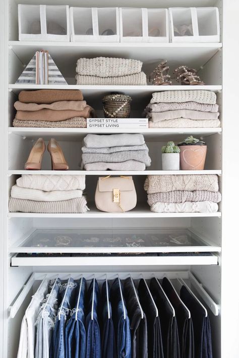 Neutral Closet, Organized Closet, Closet Office, Wardrobe Organisation, Old Apartments, Closet Decor, Dream Closets, Closet Goals, Wardrobe Closet