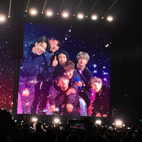 ً natasya⁷ on Twitter: "where's my "i never attend it, but i miss bts concert" squad at ? ��😭… " Bts Show, Bts Group Picture, Bts Group Photos, Bts Aesthetic Pictures, Bts Group, Bts Concert, Bts Lockscreen, Bts Members, Bts Korea