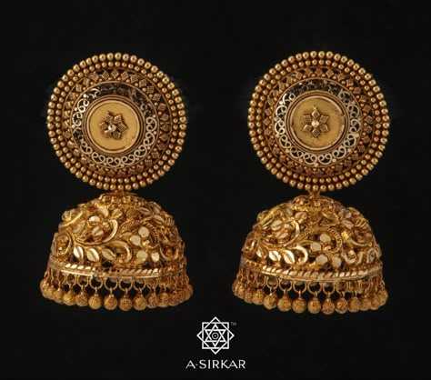 Ma Lakshmi, Jhumka Design, Unique Gold Jewelry Designs, Gold Jhumka, Gold Earrings Indian, Gold Jhumka Earrings, Gold Jewels Design, Gold Temple Jewellery, Wedding Earring