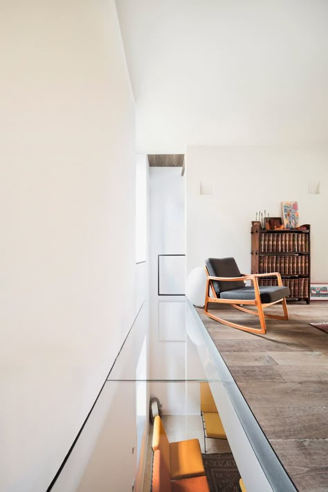 vertical-loft-westway-architects-2 Glass Flooring, Minimalism Living, Building A Shed, Glass Floor, Loft Conversion, Design Del Prodotto, Staircase Design, Contemporary Architecture, Interior Spaces