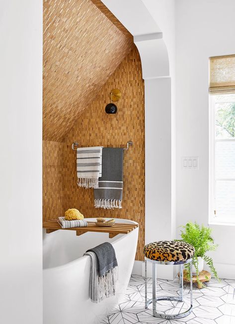 bath-alcove-banana-leaf-wallpaper-31da7f65 Bathtub Accent Wall, Bathtub Accent, Nook Wallpaper, Bathroom Texture, Bathroom Accent Wall Ideas, Bathroom Nook, Animal Print Upholstery, Rattan Wall Decor, Accent Wall Ideas