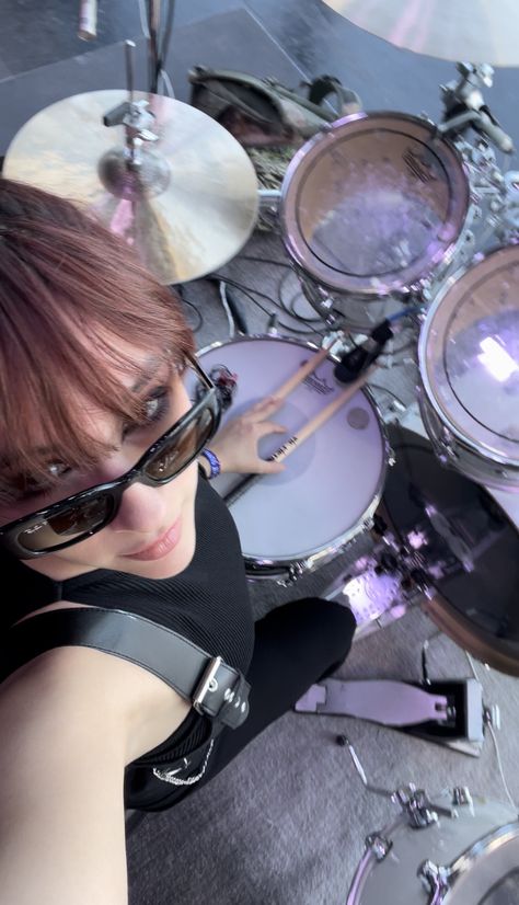 Drummer Girlfriend Aesthetic, Person Playing Drums, Drums Aesthetic Wallpaper, Drums Aesthetic, Drums Girl, Learn Drums, Female Drummer, Band Practice, Drum Sheet Music