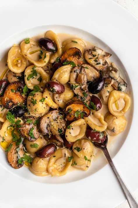 Creamy Mushroom Pasta Sauce, Pasta With Lemon Sauce, Pasta With Olives, Mushroom Pasta Sauce, Easy Homemade Pasta, Burnt Butter, Mushroom Sauce Recipe, Mushroom Recipes Pasta, Creamy Mushroom Pasta