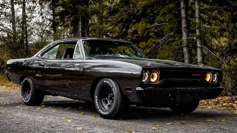 1970 Plymouth Roadrunner, Carros Vintage, Plymouth Road Runner, Old Muscle Cars, Plymouth Roadrunner, Vintage Muscle Cars, Custom Muscle Cars, Fast Furious, Mustang Cars