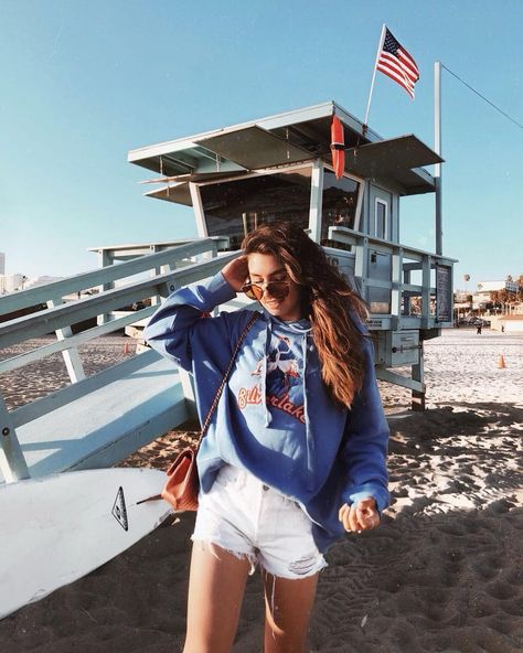 Milena Karl’s Instagram post: “sunshine life. 🌞 // shop my look via @zalando #ZalandoStyle - link in my Bio *Anzeige/Ad” Santa Monica Pier Photoshoot, Pier Outfit, Nevada Aesthetic, Disneyland Los Angeles, Milena Karl, Los Angeles Photoshoot, Miami Pictures, Los Angeles Pictures, Los Angeles Photography