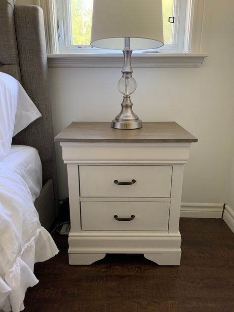 Night stand Chalk Paint Makeover – Simply Rural Chalk Paint Nightstand, Painted Nightstand Ideas, Paint Nightstand, Beige Upholstered Bed, Night Stand Makeover, Paint Makeover, Chalk Paint Makeover, Painted Night Stands, Diy Chalk Paint