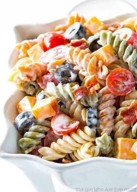 Salad Coleslaw, Easter Side Dishes Recipes, Bacon Ranch Pasta, Bacon Ranch Pasta Salad, The Girl Who Ate Everything, Resep Pasta, Bbq Side, Ranch Pasta Salad, Ranch Pasta