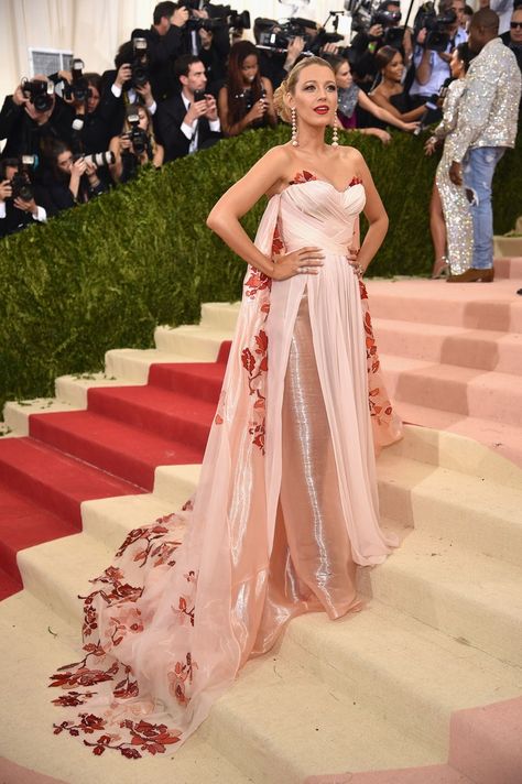 Blake Lively’s Most Memorable Red Carpet Moments | Vogue Blake Lively Dress, Blake Lively Met Gala, Best Met Gala Looks, Blake Lively Style, Met Gala Outfits, Met Gala Dresses, Regina King, Dark Rose, Statement Dress