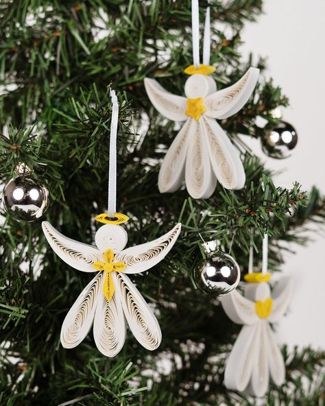 Introducing Quilling Card's handmade paper angel ornament, a breathtakingly beautiful addition to your holiday decor. Intricately crafted from paper quilling, this unique ornament captures the magical essence of the holiday season. Perfect for hanging on your tree or gifting to someone who appreciates the art of quilling, add a touch of elegance and sophistication to your home this holiday season. Don’t settle for ordinary when you can adorn your home with this extraordinary piece of art! Produc Quilling Angels, Free Quilling Patterns, Paper Angel, Quilling Work, Quilling Christmas, Paper Quilling Patterns, Quilled Creations, Valentine Cards Handmade, Angel Crafts