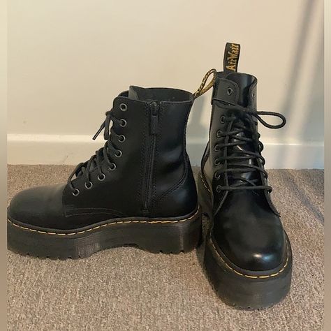 Doc martens - Jadon platforms Doc Martens Reference, Old Doc Martens, Doc Martens Aesthetic Grunge, Doc Martens Drawing, Docs Jadon, Doctor Martens Boots, Jadon Dr Martens Outfit, Chunky Doc Martens, Jadon Docs