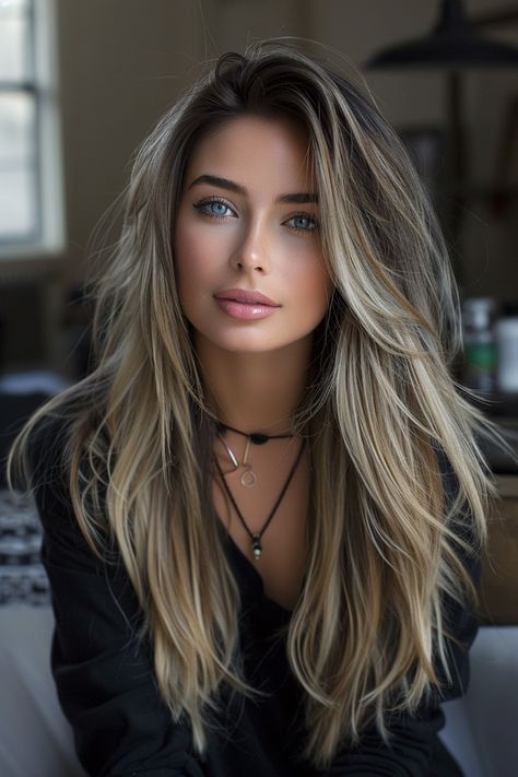 Dark Hair With Highlights Blue Eyes, Dark Blonde Hair With Dark Roots, Medium Light Brown Hair Color Ideas, Brown Hair With Blonde Highlights Bangs, Blonde Hair With Black Lowlights, Hair Colour For Blue Eyes, Women’s Hair Cuts, Blonde Highlights On Dark Hair, Summer Blonde Hair