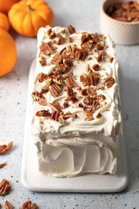 Pumpkin Icebox Cake, Camping Recipes Dinner, Pumpkin Marshmallow, Maple Whipped Cream, Marshmallow Cake, Bake Pumpkin, Pumpkin Eater, Marshmallow Cream, Layered Desserts