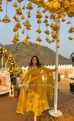 Yellow Outfit Traditional, Haldi Traditional Outfit, Yellow Frock Suit For Haldi, Haldi Dresses For Women, Yellow Haldi Dress, Isha Sharma, Indian Fits, Haldi Ceremony Outfit, Haldi Dress