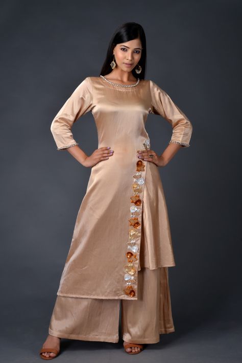 Asymmetric Kurta, Long Blouse Designs, Velvet Dress Designs, Garage Sale Finds, Unique Blouse Designs, Trendy Dress Outfits, Sleeves Designs For Dresses, Designer Dresses Casual, Designer Party Wear Dresses