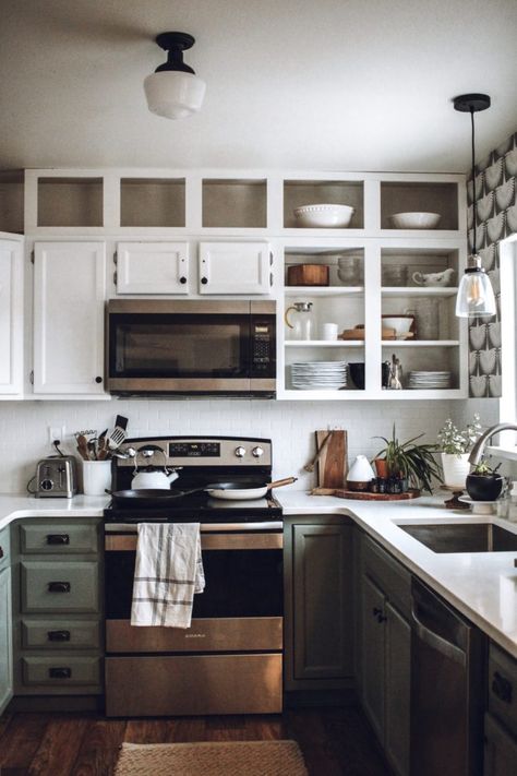 How to make your builder grade cabinets look more expensive  #buildergrade #upgradeyourkitchen #diy #lightandbright #bhgkitchens #greenkitchens #diykitchens #tallcabinets Builder Grade Cabinets, Small Kitchen Redo, Small Farmhouse Kitchen, Builder Grade Kitchen, Condo Kitchen, Diy Kitchen Renovation, Builder Grade, Kitchen Remodel Before And After, Cabinet Ideas