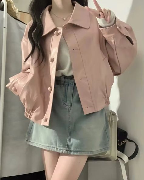 Yay or nay? Pink leather jacket💗 Pink Leather Jacket Outfit Aesthetic, Pink Biker Jacket Outfit, Pink Leather Jacket Outfit, Pink Jacket Outfit, Pink Biker Jacket, Biker Jacket Outfit, Leather Jacket Outfit, Jacket Outfit Women, Pink Leather Jacket