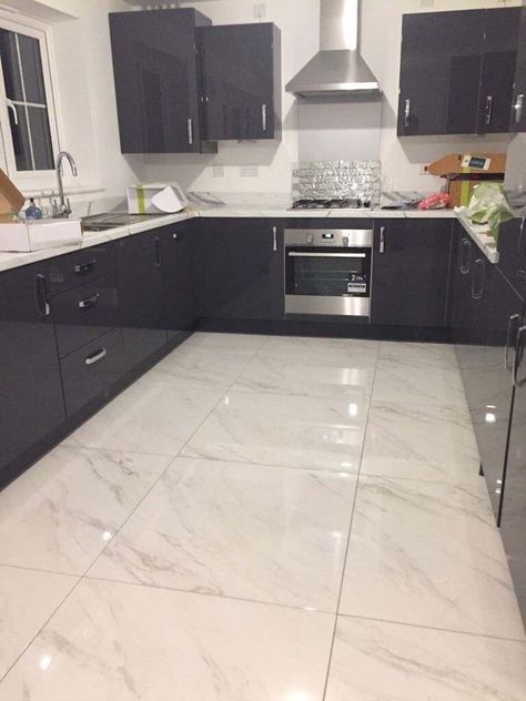 Marble Tile Kitchen, Marble Floor Kitchen, Marble Flooring Design, Tile Floor Living Room, White Marble Floor, White Marble Tiles, Floor Tile Design, Marble Tile Floor, Marble Flooring