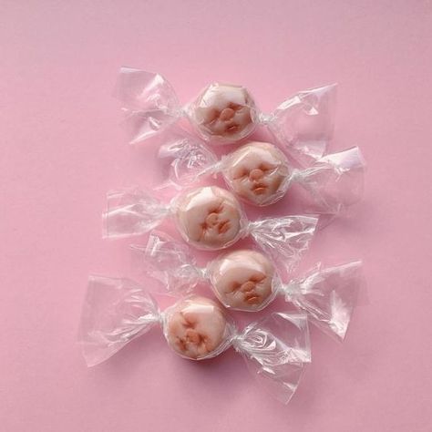 Pink candy babies Art Sinistre, Dreamcore Weirdcore, Keeping Healthy, Creepy Art, Weird Art, Art Painting Acrylic, Creepy Cute, Make It Through, Surreal Art