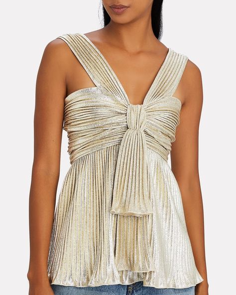 Gold Top, In The Spotlight, Sleeveless Tops, Front Tie Top, Paco Rabanne, Summer Fashion Outfits, Fashion Fits, Gold Fashion, Style Clothes