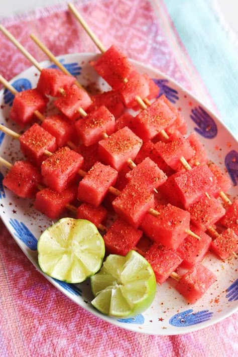 Tajin Recipes, Mexican Treats, Chili Lime Seasoning, Salad Aesthetic, Mexican Seasoning, Salad Avocado, Mexican Snacks, Sweet 17, Fruit Salad Recipe