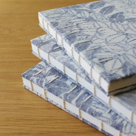 Mini Books Tutorial, Book Art Tutorial, Cloth And Paper, Types Of Binding, Coptic Binding, Sewing Station, Binding Covers, Bookbinding Tutorial, Binding Tutorial