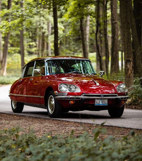 Old Citroen Cars, Citroën Ds, Retro Auto, Auto Vintage, Citroën Id, Vintage Auto's, Citroen Car, Auto Retro, Ford Fairlane