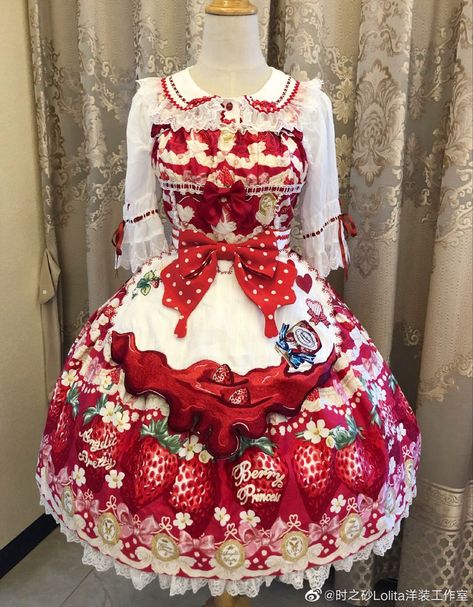 Fruit Dresses, Strawberry Clothing, Cute Kawaii Outfits, Strawberry Outfit, Candy Clothes, Kawaii Outfit Ideas, Vanellope Von Schweetz, Lolita Outfits, Strawberry Dress