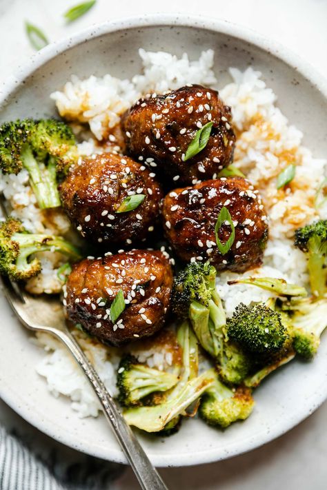 Quick, easy, & mega-flavorful Soy-Glazed Ginger Turkey Meatballs, a weeknight favorite! Tender & juicy turkey meatballs laced with ginger, garlic, & scallions & finished in a sticky ginger-soy glaze for the perfect touch of salty-sweet. Browned on the stovetop, finished in the oven, & served over rice alongside roasted broccoli for an easy & healthy dinner in 35 minutes or less! #turkeymeatballrecipes #turkeymeatballdinnerideas #asianmeatballs #gingermeatballs #dinnerideas #dinnerrecipes Ginger Turkey Meatballs, Ginger Meatballs, Garlic Meatballs, Soy Glaze, Asian Meatballs, Meatless Meatballs, Juicy Turkey, Meatball Dinner, Turkey Meatball Recipe