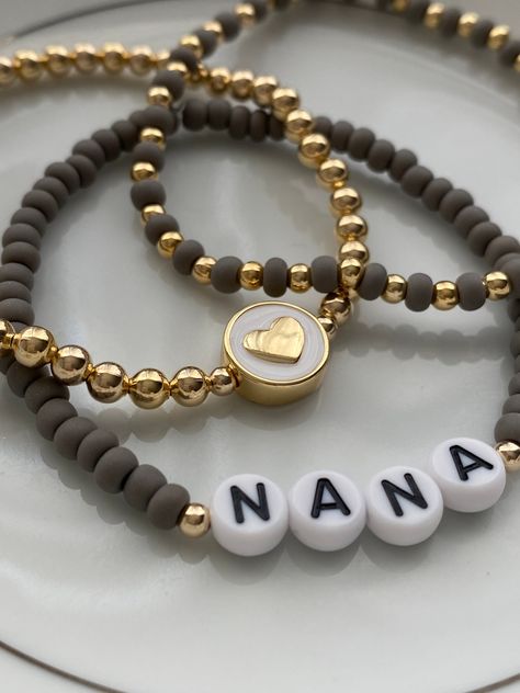 Personalized Name Bracelet - Etsy Zodiac Bracelet Diy, Personalized Beaded Bracelets, Bead Bracelet Ideas Words, Bead Bracelet Words Ideas, Bracelets Words, Bead Brackets, Seed Bead Bracelet Ideas, Bracelets With Words, Disney Bracelets