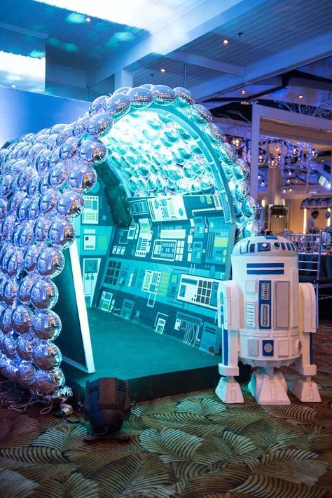 Star Wars Themed Prom, Star Wars Theme Decor, Star Wars Bar Ideas, Star Wars Quinceanera, Out Of This World Party Decorations, Star Wars Event Decor, Space Party Decorations Decorating Ideas, Galaxy Party Decorations Diy Space Theme, Star Wars Event