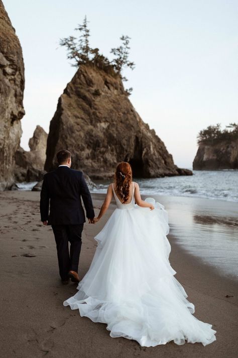 Pacific Northwest Beach Elopement in Brookings, Oregon Small Oregon Wedding, Oregon Coast Wedding Photos, Pacific Northwest Elopement, Beach Wedding Couple Photos, Beach Bridal Photoshoot, Cannon Beach Elopement, Tofino Elopement, Oregon Photoshoot, Oregon Beach Wedding