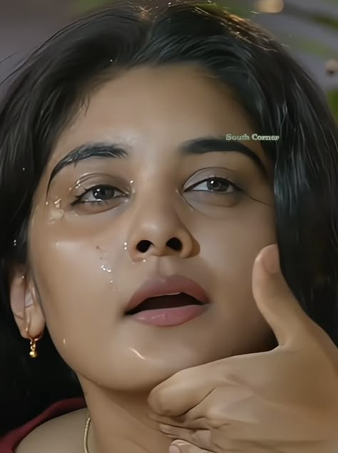 Nivetha Thomas Face, Niveda Thomas, Nivetha Thomas, Hanuman Pics, Beauty Posters, Samantha Photos, Jen Videos, Beauty Face Women, Hot Women Dress