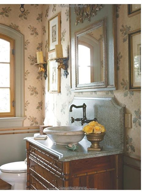 WASH AREA English Cottage Bathroom, Cottage Bath, English Country Decor, Victorian Bathroom, Casa Country, English Decor, Cottage Bathroom, English Cottage Style, Chinoiserie Wallpaper