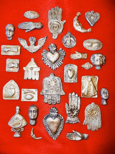 Milagros ... Mixed Variety Moon Iconography, Antique Oddities, Milagros Charms, Tin Art, Religious Icons, Mexican Culture, Arte Popular, Mexican Art, Mexican Folk Art