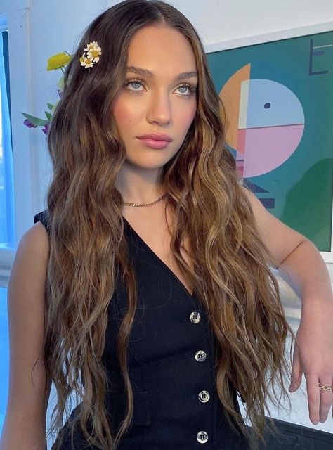 Maddie Ziegler Style, Maddie Ziegler Photoshoot, Maddie Z, Maddie And Mackenzie, Rebecca Ferguson, Felicity Jones, Vogue Beauty, Maddie Ziegler, Playing With Hair