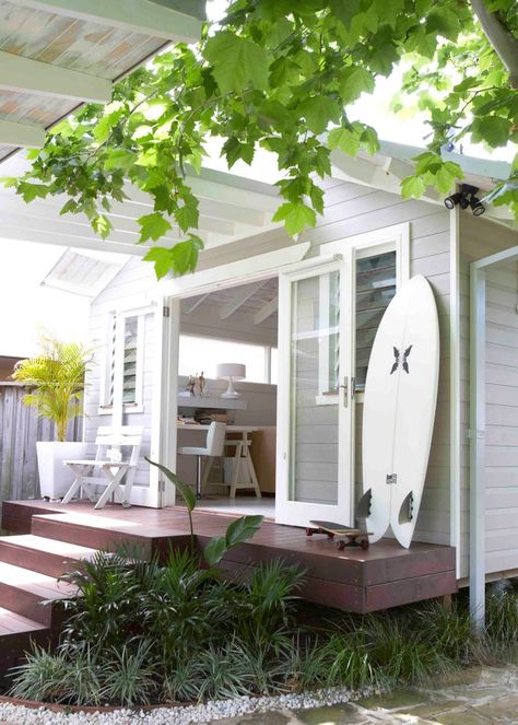 Avoca Beach, Granny Pods, Beach Shacks, Patio Grande, Front Porch Ideas Australia, Backyard Studio, Interior Decorating Tips, Decor Studio, Kitchen Outdoor