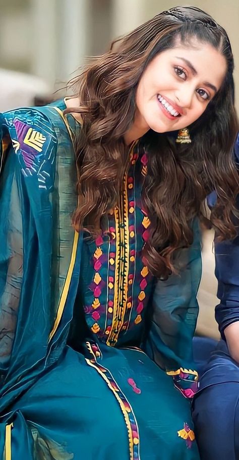 Pakistani Actress Hairstyle, Ahad Sajal, Pak Actress, Sajal Ahad, Front Braid, Gota Patti Suits, Sajal Aly, Traditional Hairstyle, Bridal Photography Poses