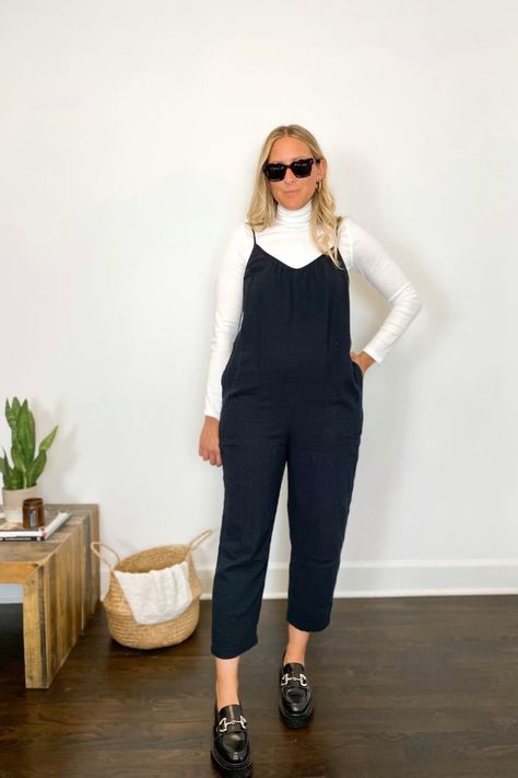 Sharing five ways to style a turtleneck for fall. Michelle Tomczak Blog. Womens Jumpsuit Outfits, How To Style Jumpsuit, Style A Turtleneck, Neutral Fall Outfits, Neutral Outfits, Jumpsuit Outfits, Fashion Blogger Outfit, Blogger Outfits, Spring Fashion Trends