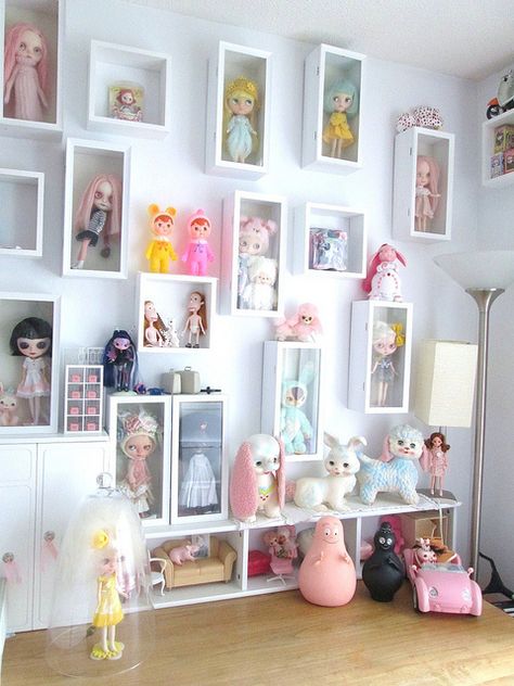 A corner in my Art Room | by BlytheOwl ..crafty...see profile Dolls Display Ideas, Doll Room Ideas, Barbie Doll Room, Doll Display Ideas, Doll Storage Ideas, Barbie Rooms, Barbie Organization, Doll Storage, Doll Room