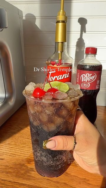 Ady & Ceci 🍒🪩🍉 on Instagram: "Dr Pepper Shirley temple 🤎♥️🍒  #drinks #shirleytemple #drpepper #drpeppershirleytemple #drshirleytemple #iceddrinks" Dr Pepper Dirty Soda Recipes, Dirty Doctor Pepper, Dirty Dr Pepper Recipe, Dr Pepper Cocktail, Dirty Shirley Temple, Dirty Dr Pepper, Dr Pepper Party, Aniversary Ideas, Shirley Temple Drink