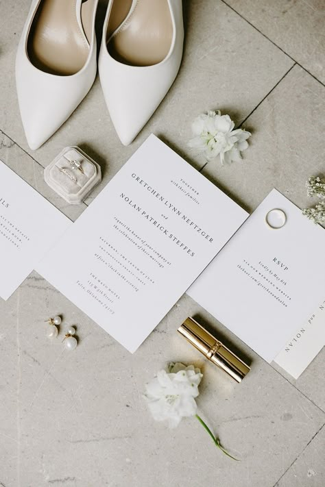 Wedding Suite Photography, Wedding Details Shots, Bride Detail Shots, Bridal Suite Photos, Minimalist Wedding Flatlay, Luxury Wedding Flatlay, Flatlay Wedding Details, Simple Flat Lay Photography Wedding, Wedding Stationery Flat Lay