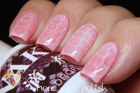 Snakeskin Nail Designs, How To Snake Skin Nails, Fall Snake Skin Nails, Short Snake Skin Nails, Snake Skin Nails Tutorial, Nails With Snake Skin, Pink Snake Skin Nails, Nails Snake Skin, Snakeskin Nails