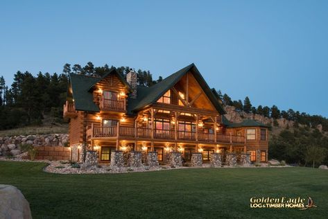 Golden Eagle Log and Timber Homes : Photo Gallery Log Homes Exterior, Loft Floor Plans, Loft Flooring, Crazy Houses, Log Home Floor Plans, Log Home Plans, Log Home Decorating, Exclusive Homes, Porch And Balcony