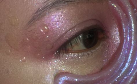 Iridescent Male-up, jelly fish, pink highlights, iridescent powders, wet drops. Resin drops,wet eye look, pink make up, Asian makeup Bacteria Shapes, Make Up Asian, Pink Highlights, Jelly Fish, Eye Look, Asian Makeup, Homecoming Makeup, Jelly, Homecoming