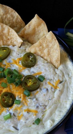 Jalapeno Cream Cheese Dip Jalapeno Cream Cheese Dip, Jalapeno Cream Cheese, Tailgate Appetizers, Cream Cheese Dip, Cream Cheese Dips, Fast Easy Meals, Delicious Treats, Cheese Dip, Yummy Dips